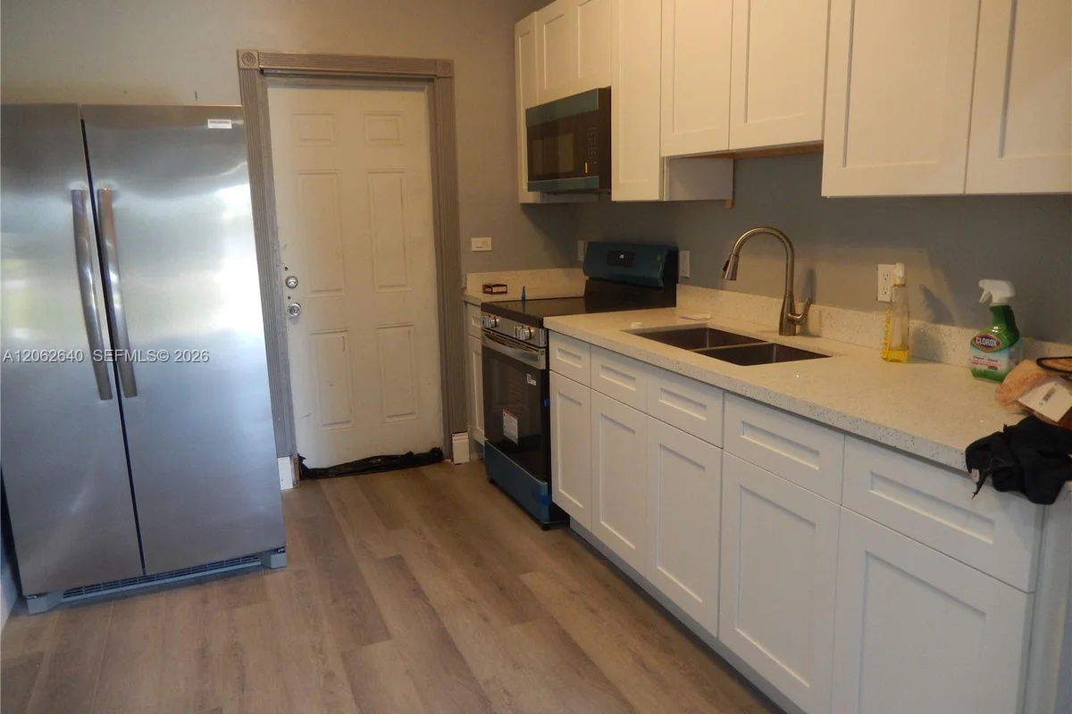 House in Miami Gardens: photo 1 of 11