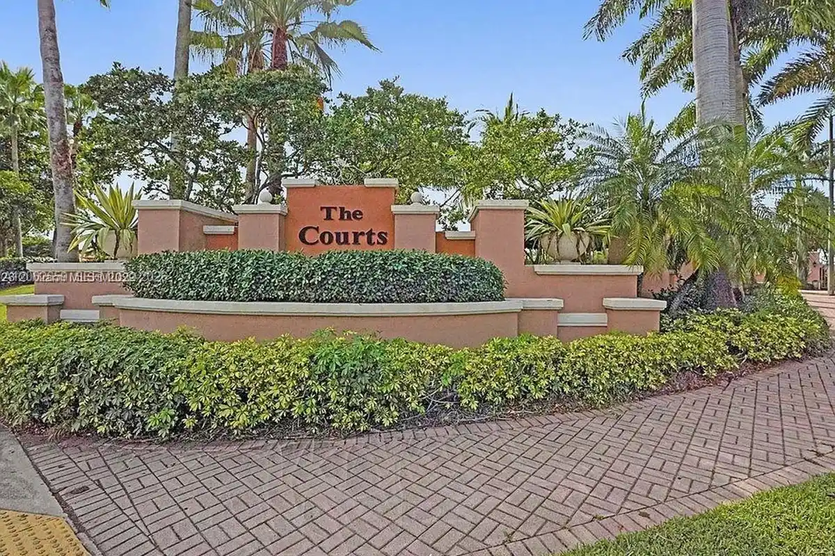 6560 NW 114th Ave #505, Doral: photo 1 of 9