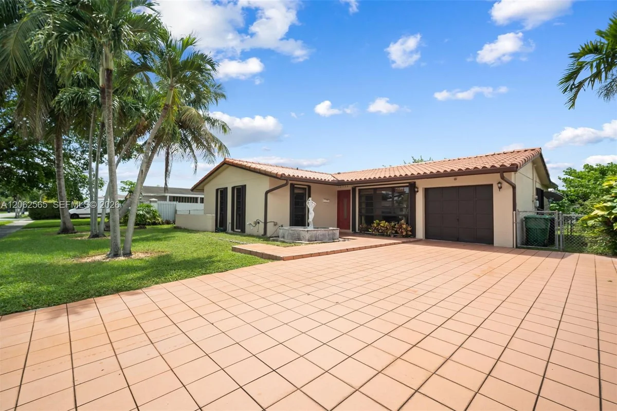 12330 SW 39th Ter, Miami: photo 1 of 16