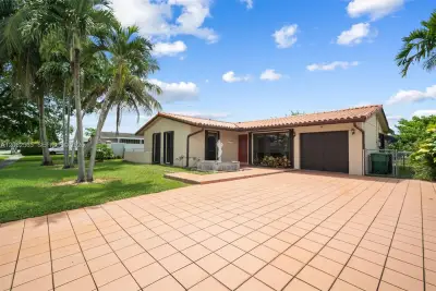 12330 SW 39th Ter, Miami: photo 1 of 16