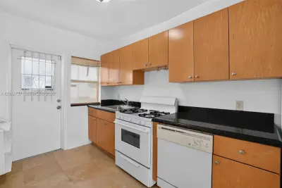1027 Euclid Ave #4, Miami Beach: photo 1 of 25