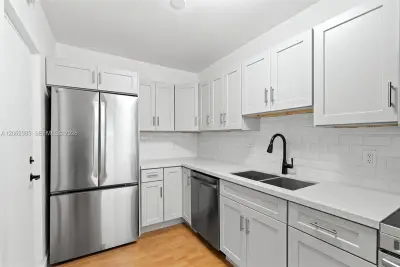 1880 S Treasure Dr #3D, North Bay Village: photo 1 of 26