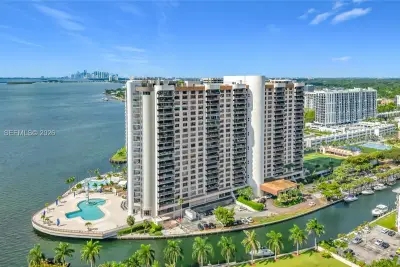 1800 NE 114th St #1508, Miami: photo 1 of 52