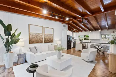 3700 Loquat Ave, Miami: photo 1 of 25