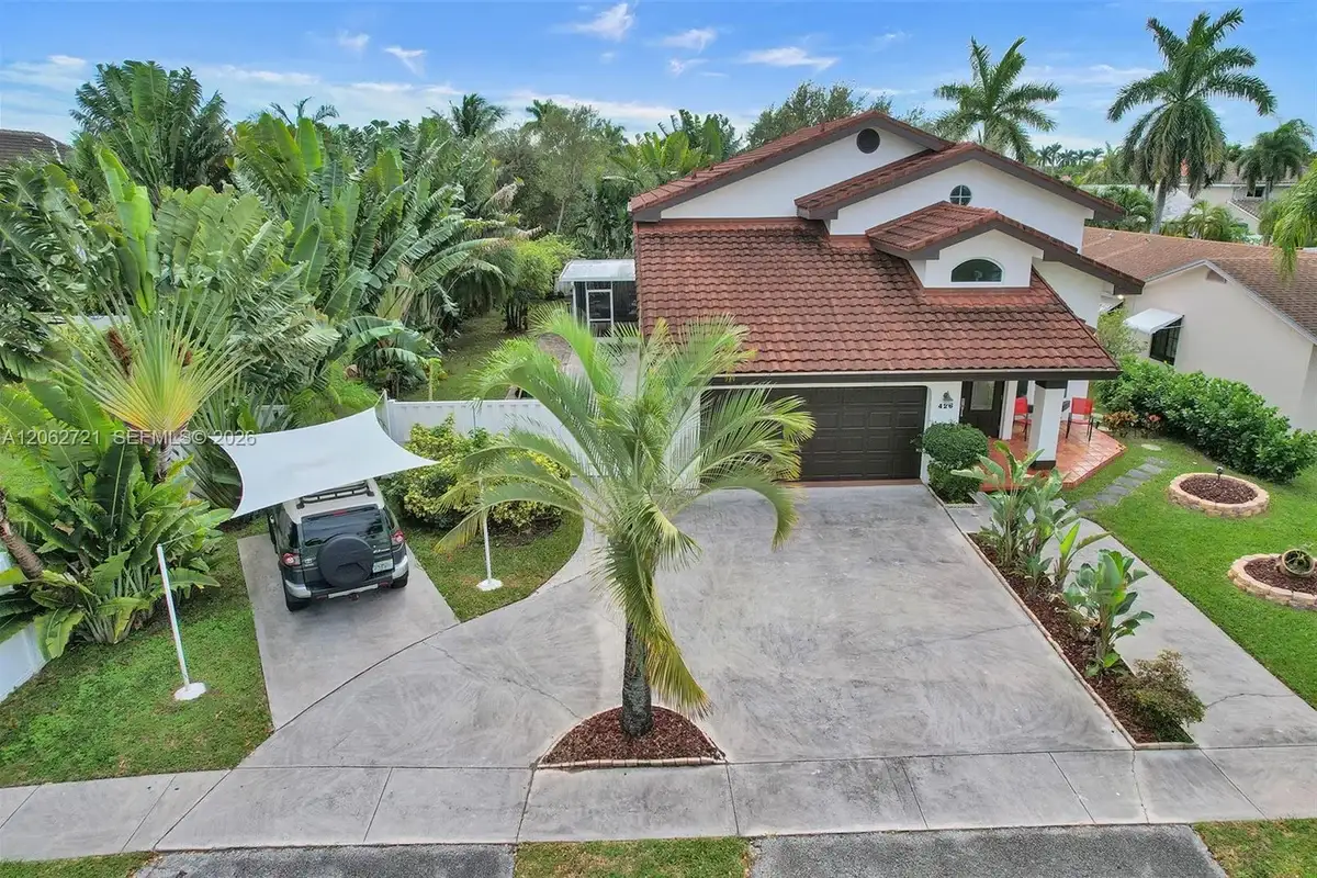 426 SE 5th St, Dania Beach: photo 1 of 53