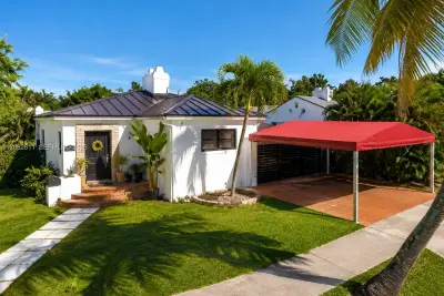 1575 SW 15th St, Miami: photo 1 of 27