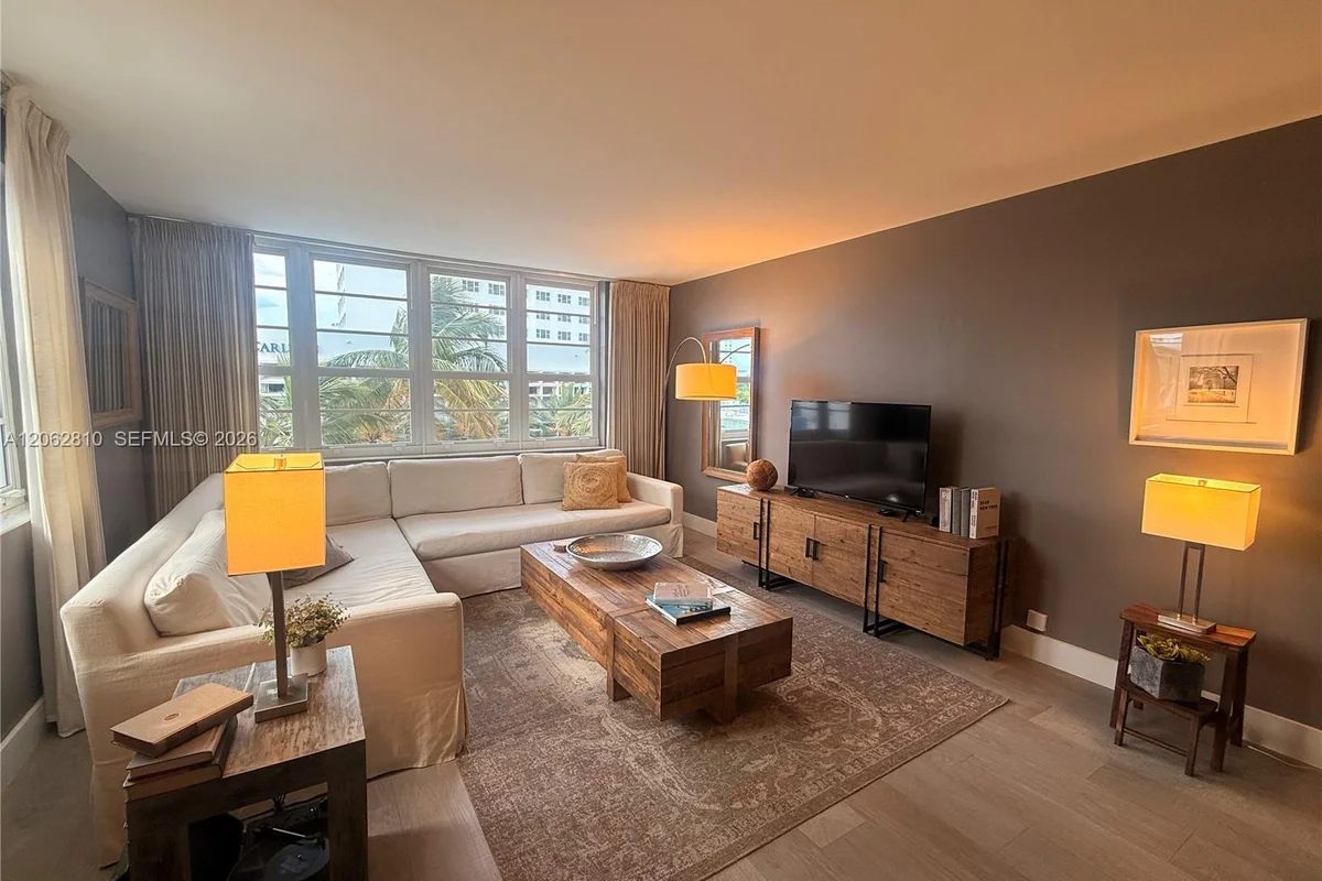 100 Lincoln Rd #314B, Miami Beach: photo 1 of 25