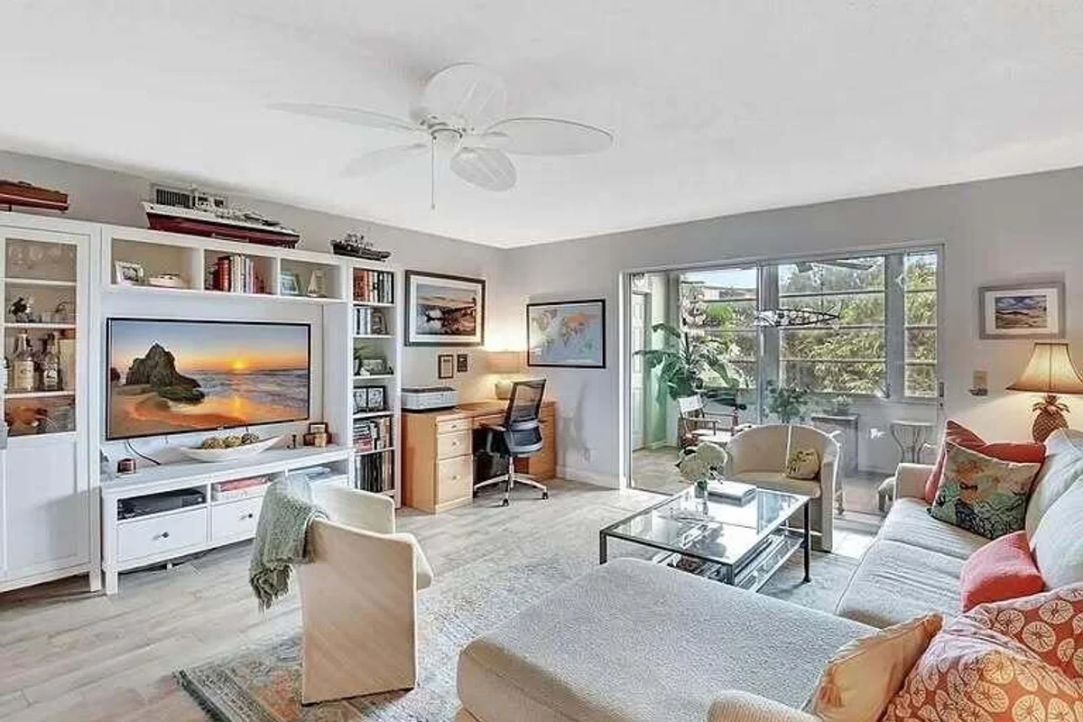 2615 NE 3rd Ct #3010, Boynton Beach: photo 1 of 32