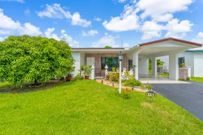 4159 NW 52nd Ave, Lauderdale Lakes: photo 1 of 28