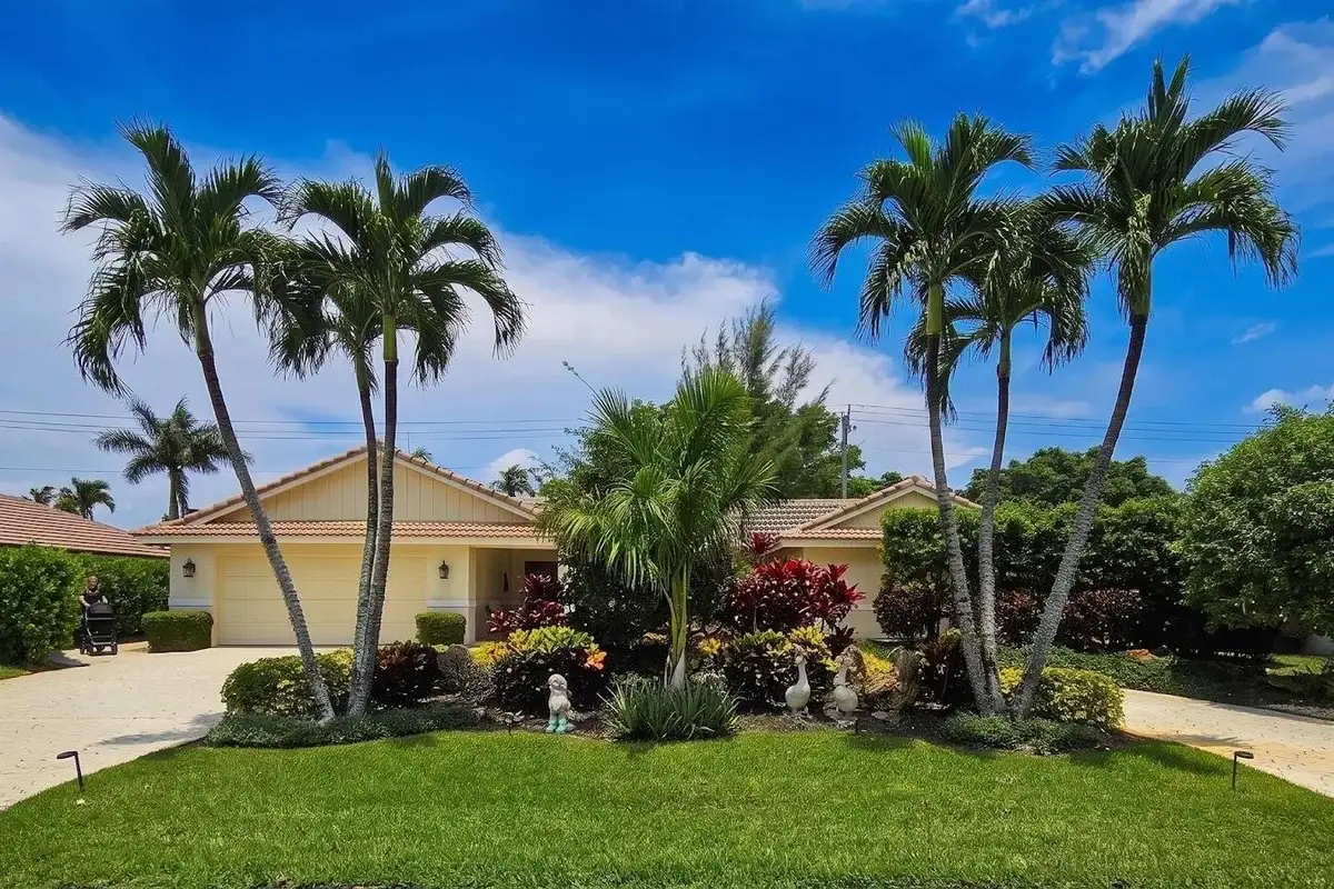 244 Walton-Heath Dr, Atlantis: photo 1 of 72