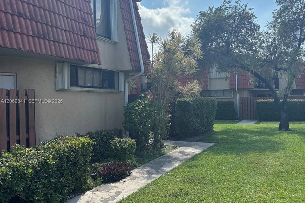 8353 Trent Ct #A, Boca Raton: photo 1 of 9