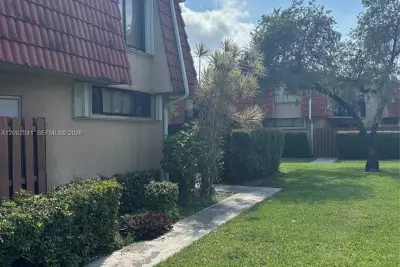 8353 Trent Ct #A, Boca Raton: photo 1 of 9