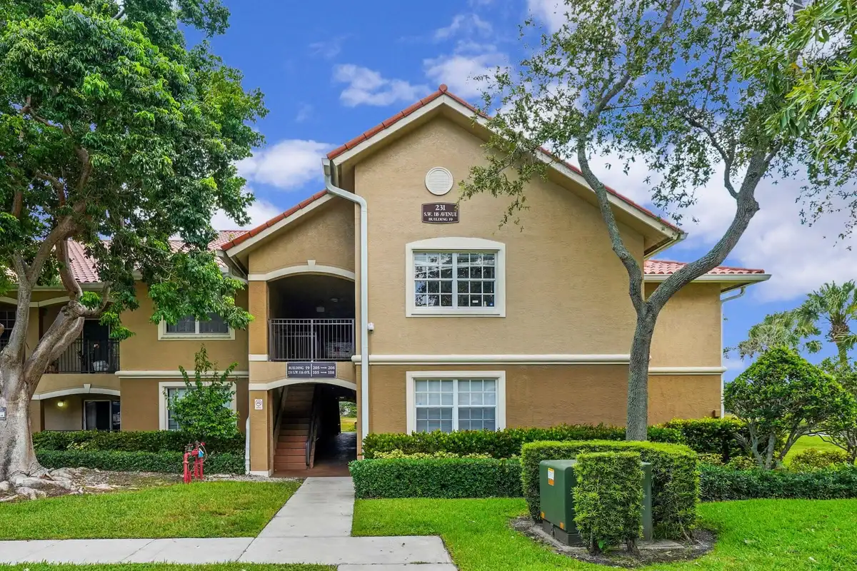 231 SW 116th Ave #19208, Pembroke Pines: photo 1 of 36
