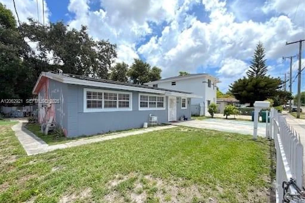 2991 NW 43rd Ter, Miami: photo 1 of 5