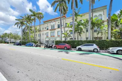 900 16th St #104, Miami Beach: photo 1 of 30