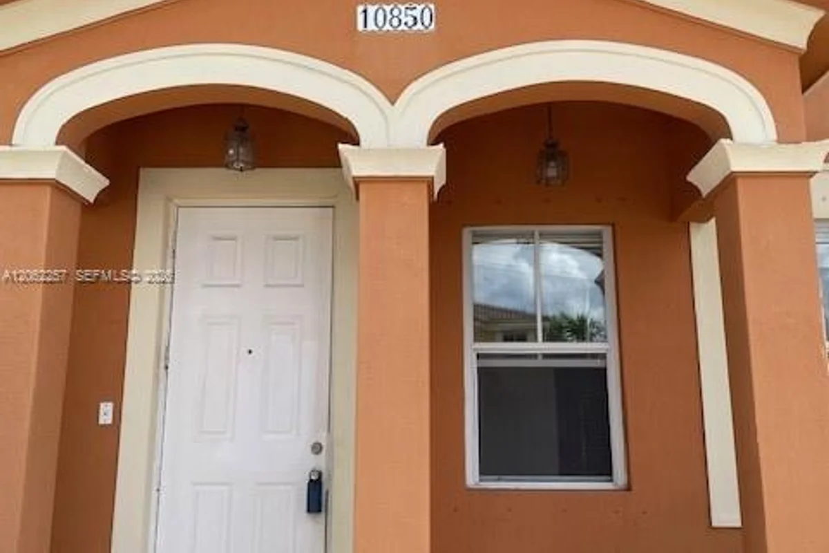 10850 SW 243rd Ln, Homestead: photo 1 of 23