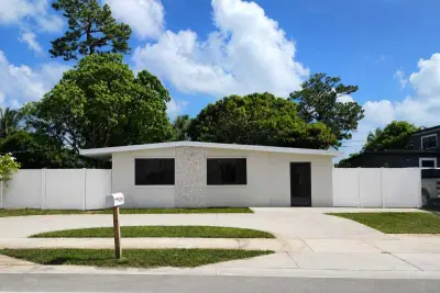 5536 Purdy Ln, West Palm Beach: photo 1 of 44
