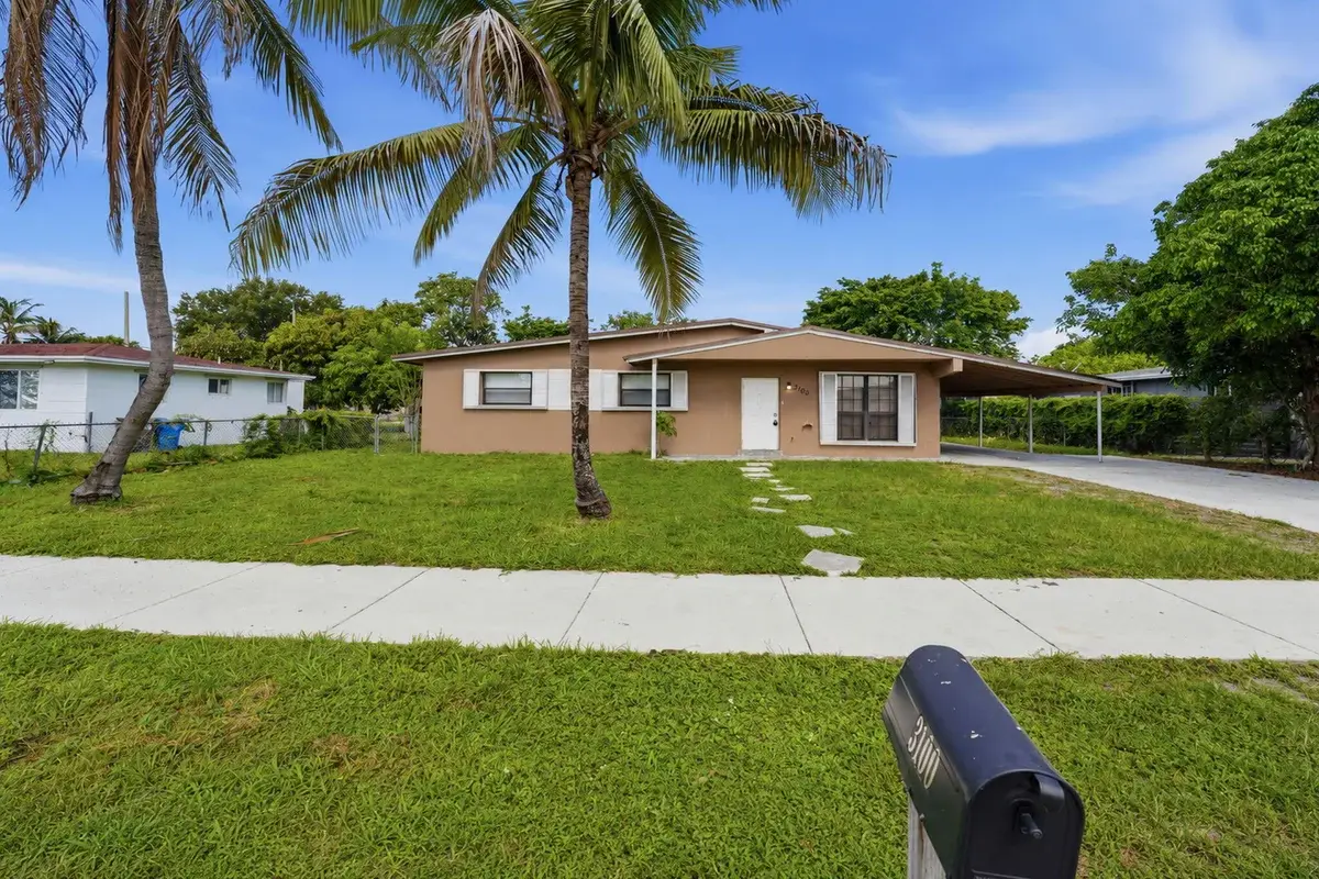 3100 SW 33rd Ave, West Park: photo 1 of 24