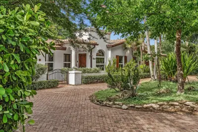 898 Azalea St, Boca Raton: photo 1 of 31