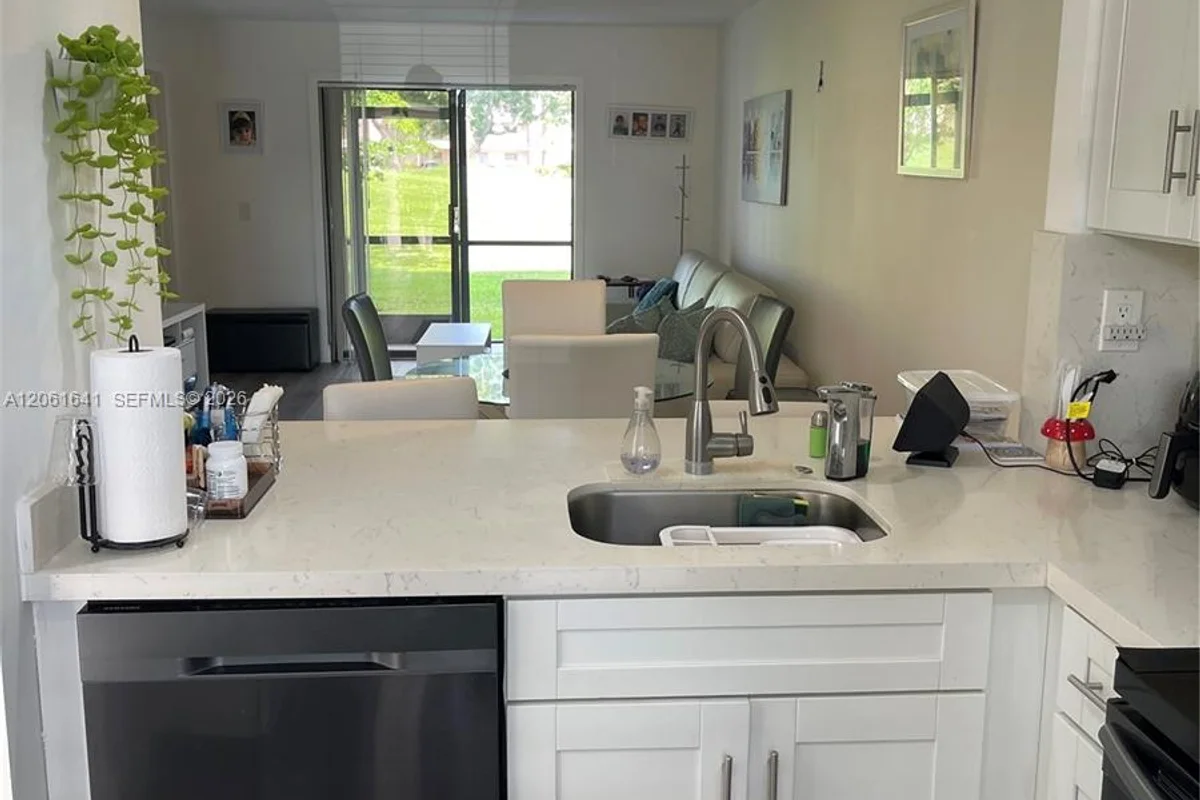 10434 Sunrise Lakes Blvd #107, Sunrise: photo 1 of 18