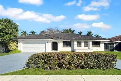 13925 SW 26th Ter, Miami: photo 1 of 31
