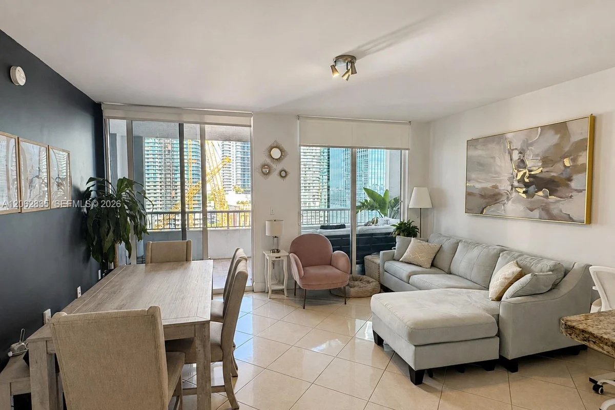 170 SE 14th St #2007, Miami: photo 1 of 28