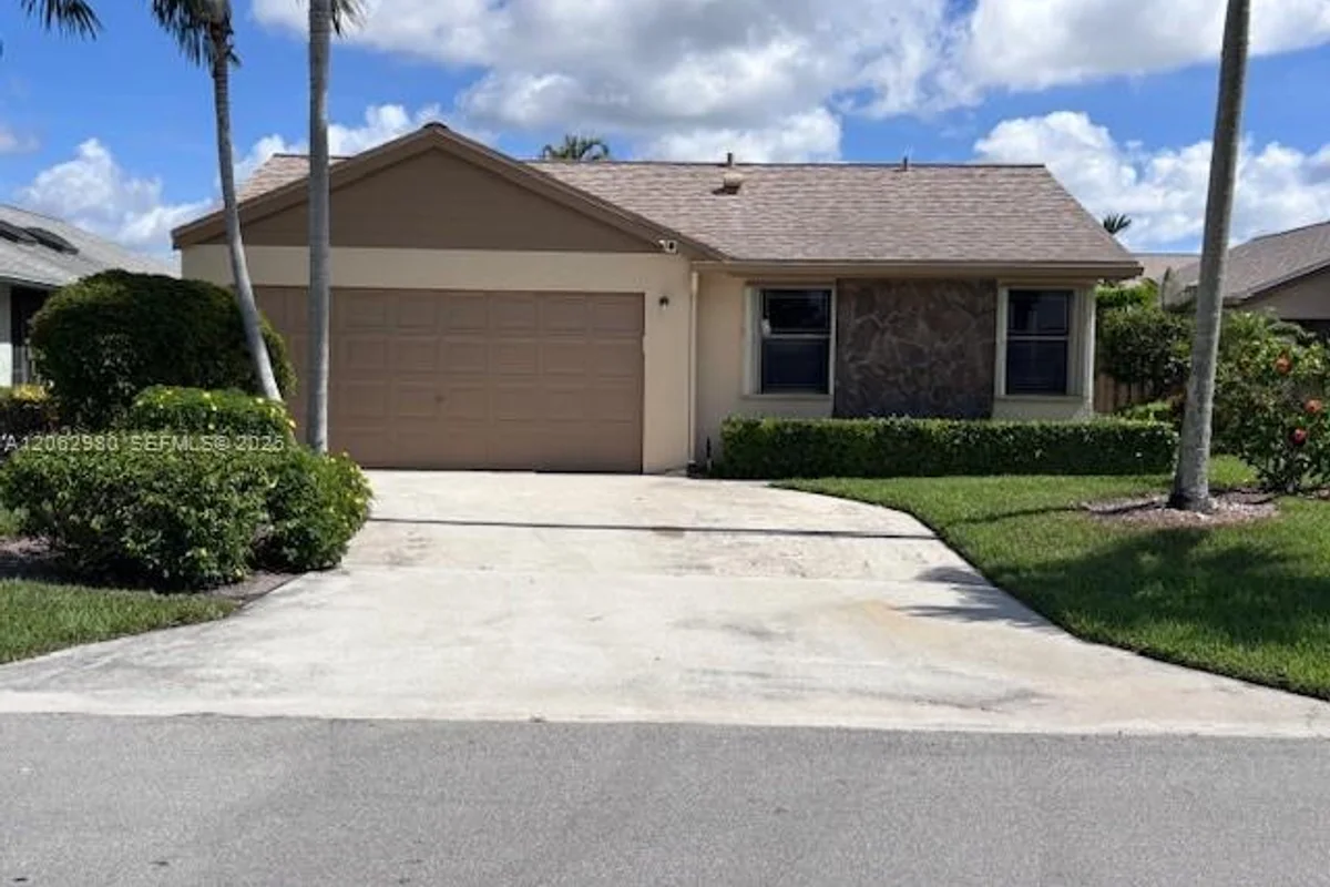 2375 NW 15th St, Delray Beach: photo 1 of 14
