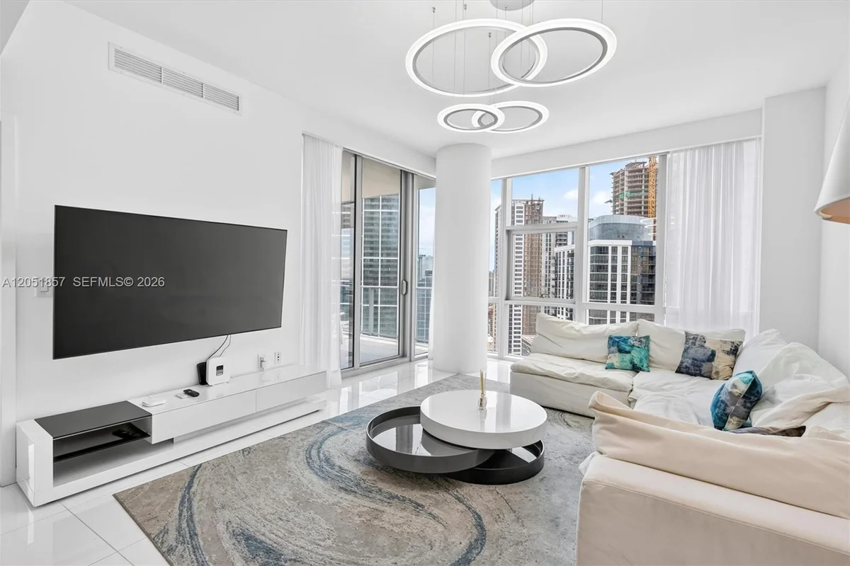 851 NE 1st Ave #3611, Miami: photo 1 of 48