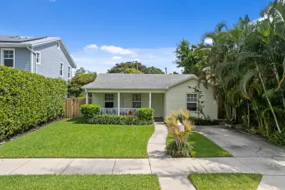 521 33rd St, West Palm Beach: photo 1 of 33