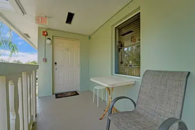 1423 Holly Heights Dr #12, Fort Lauderdale: photo 1 of 38