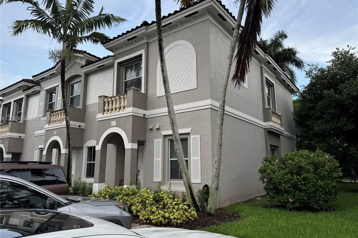 4917 SW 140th Ter #9, Miramar: photo 1 of 17