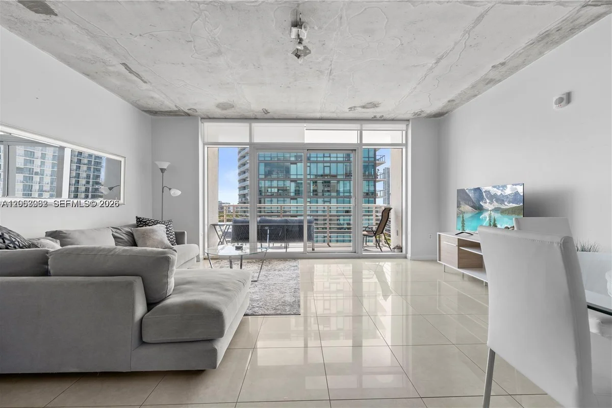 3250 NE 1st Ave #917, Miami: photo 1 of 9