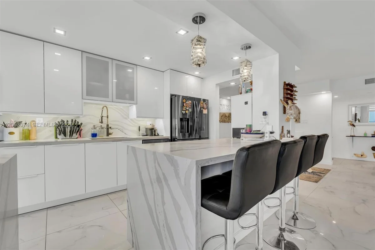 18071 Biscayne Blvd #901, Aventura: photo 1 of 42
