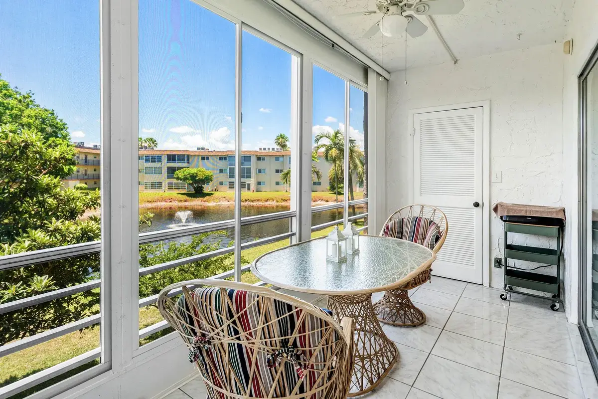 721 Lori Dr #208, Palm Springs: photo 1 of 30