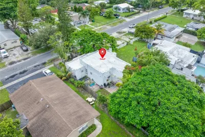 224 SW 14th St, Dania Beach: photo 1 of 16