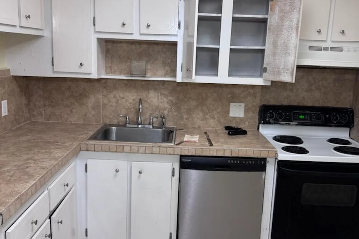 1010 Country Club Dr #108, Margate: photo 1 of 19