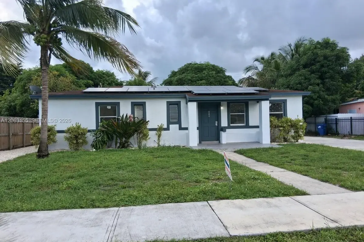 250 NW 191st St, Miami Gardens: photo 1 of 17