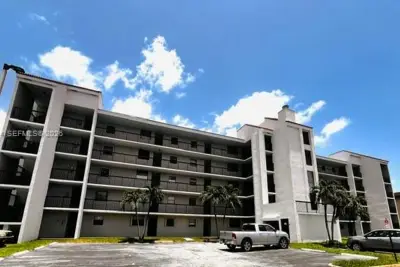 10145 NW 9th St Cir #7-505, Miami: photo 1 of 12