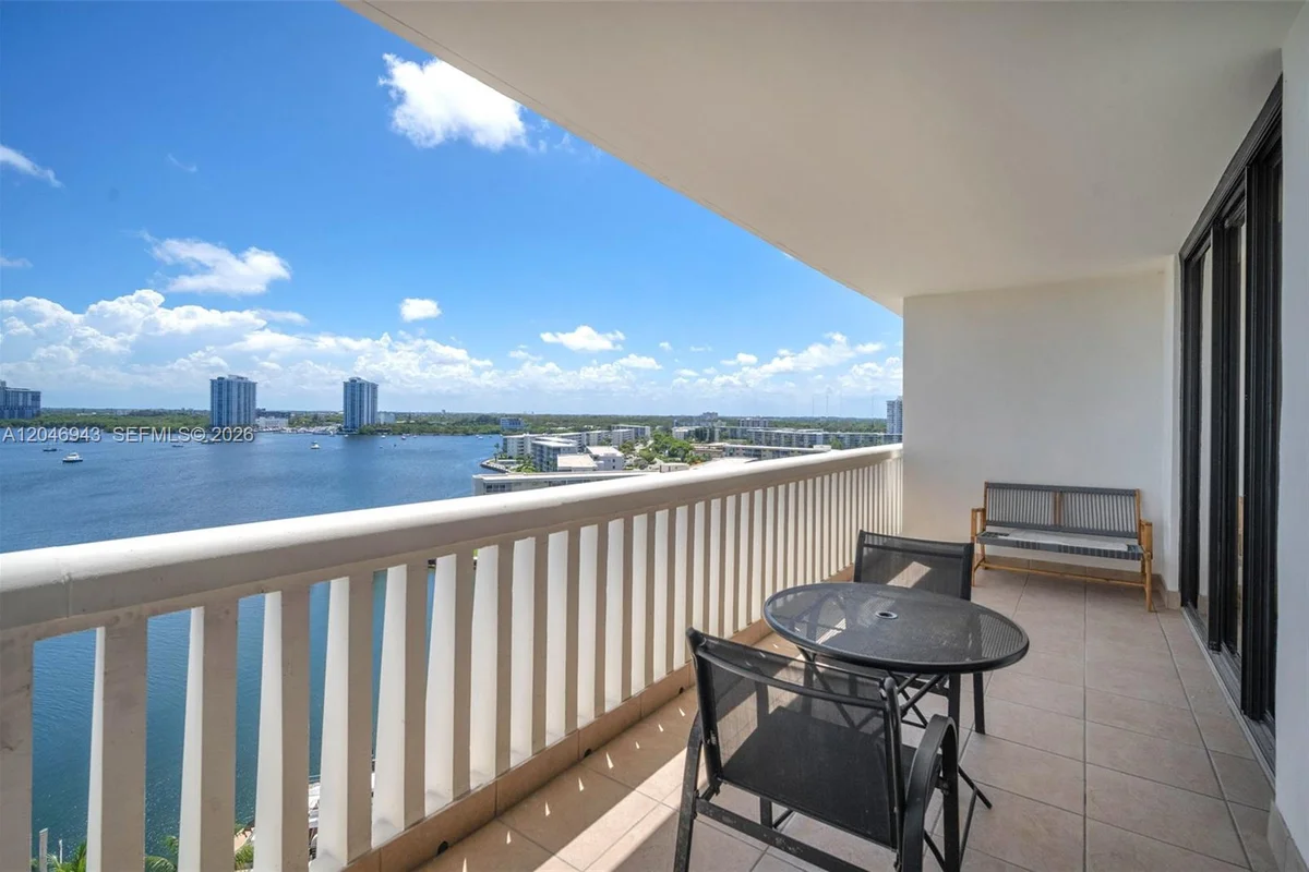 1000 W Island Blvd #1206, Aventura: photo 1 of 46