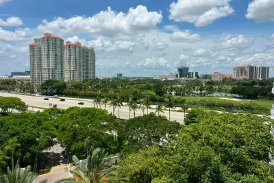 3300 NE 192nd St #803, Aventura: photo 1 of 32