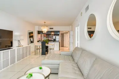 1750 N Bayshore Dr #1909, Miami: photo 1 of 31