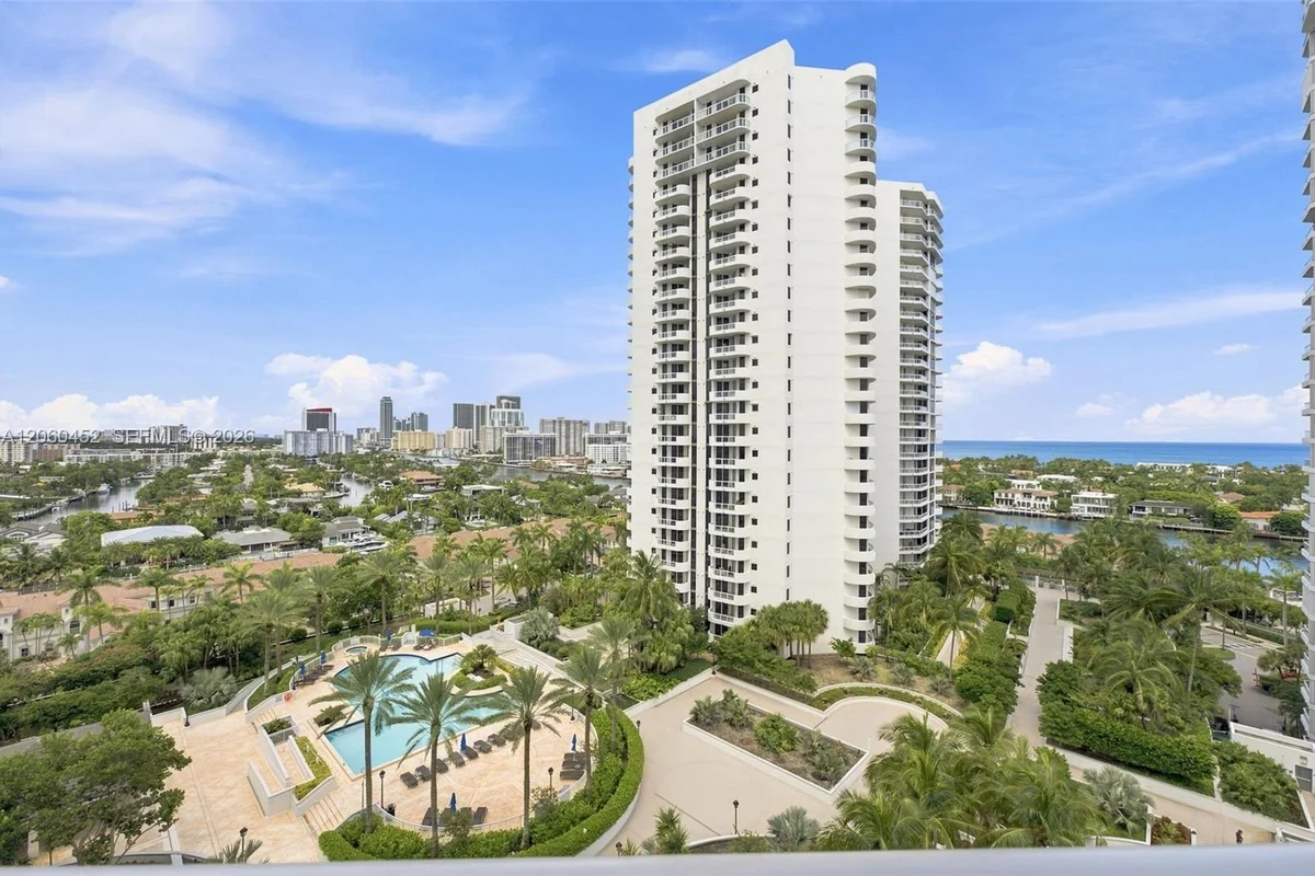 21205 Yacht Club Dr #1502, Aventura: photo 1 of 22