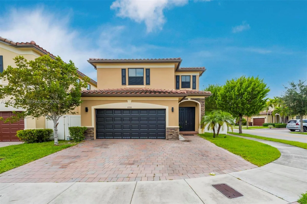 8788 W 35th Ct, Hialeah: photo 1 of 34