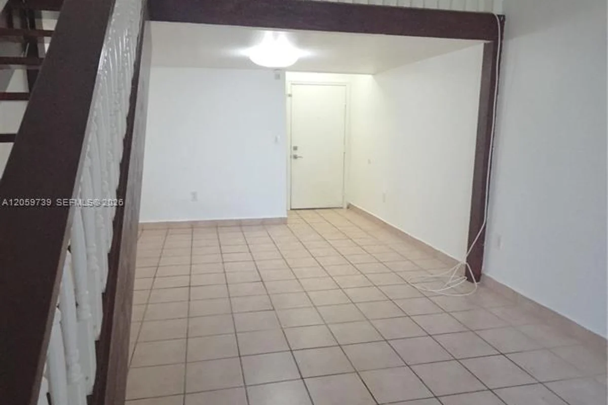9437 Fontainebleau Blvd #202, Miami: photo 1 of 67