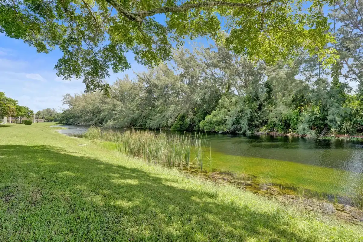 130 Lake Meryl Dr #227, West Palm Beach: photo 1 of 43