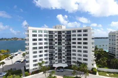 2800 N Flagler Dr #211, West Palm Beach: photo 1 of 22