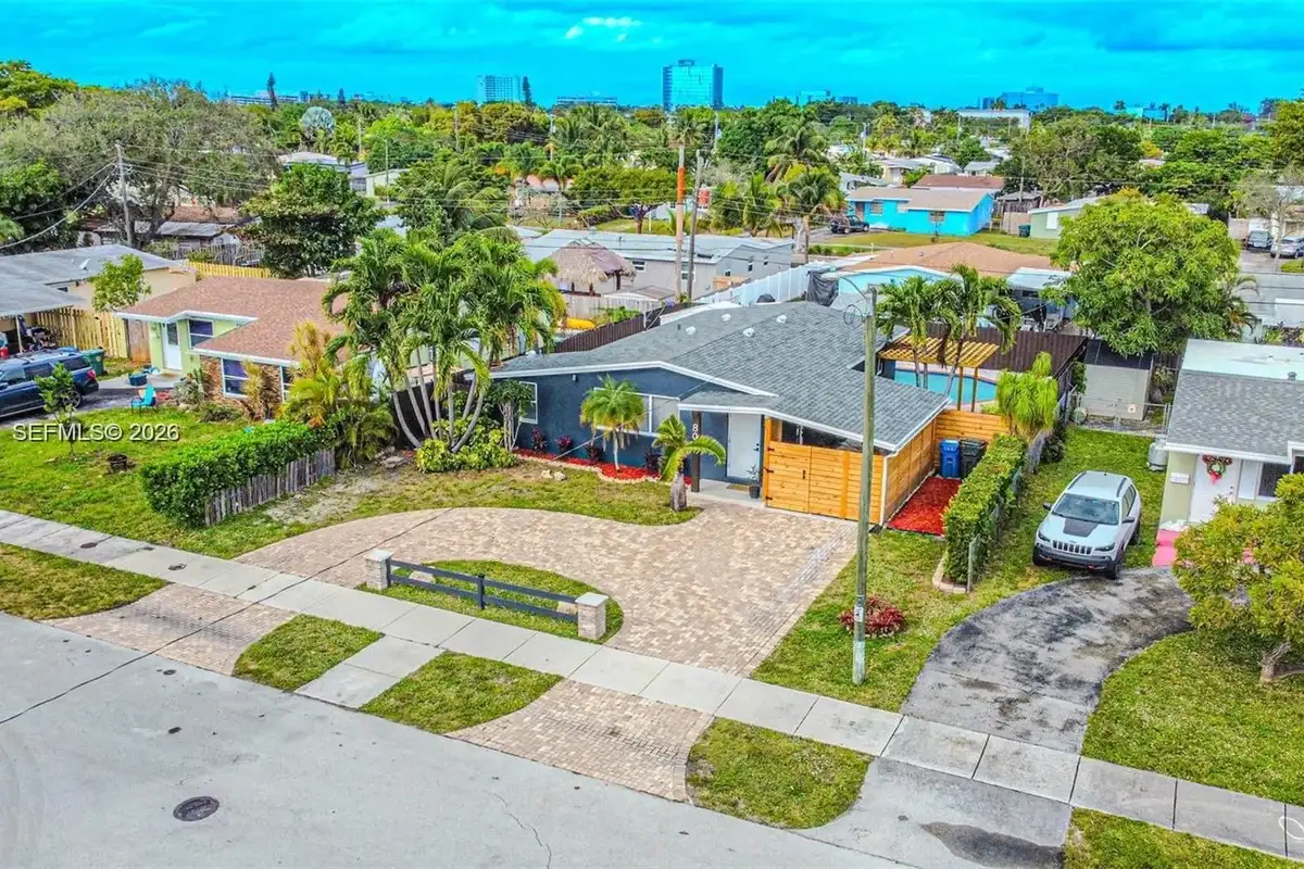 801 NE 57th St, Oakland Park: photo 1 of 48