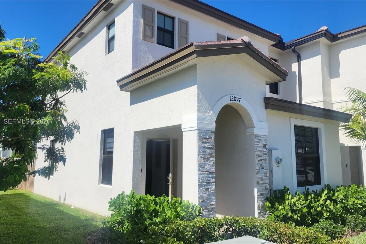 12897 SW 234th St, Homestead: photo 1 of 33