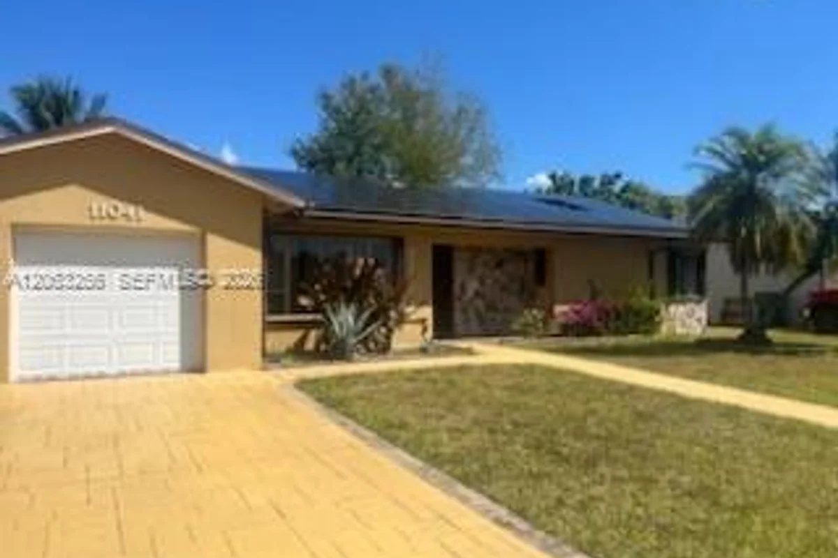 11041 SW 166th Ter, Miami: photo 1 of 26