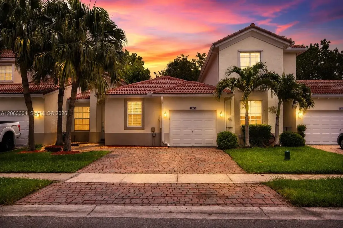 18743 SW 27th St, Miramar: photo 1 of 32